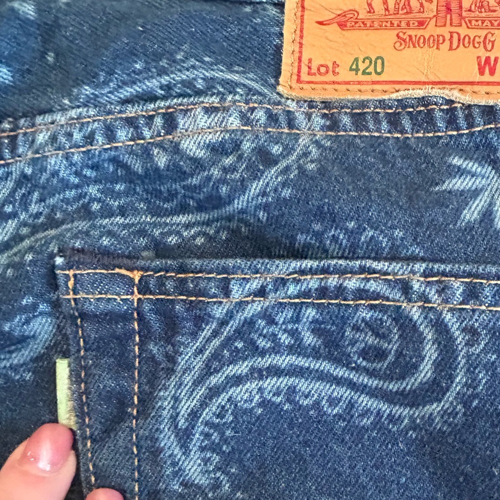 Levi’s x Snoop Dogg Lot 420 Paisley Jeans NWT 32x32 / 36x32 - Picture 5 of 11